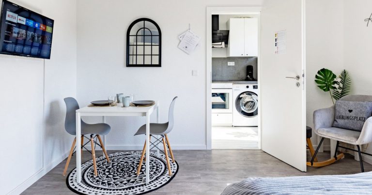 Monteurwohnung mieten: Die Firmenwohnung E01 in Essen bietet Platz für bis zu zwei Personen und eignet sich besonders für Messegäste.